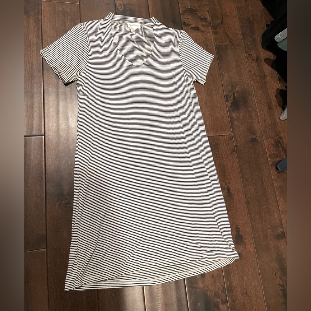 Striped Keyhole Neck Short Sleeve Dress